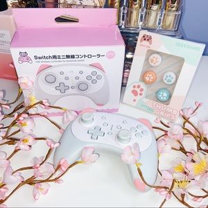 Nintendo Switch Controller & Cats Paws Thumb Grips (BUNDLE)